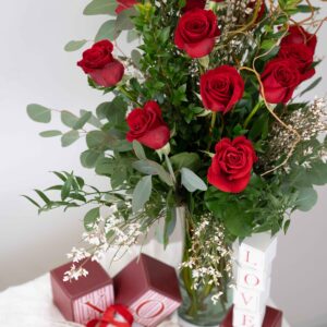 Designer's Dozen Roses